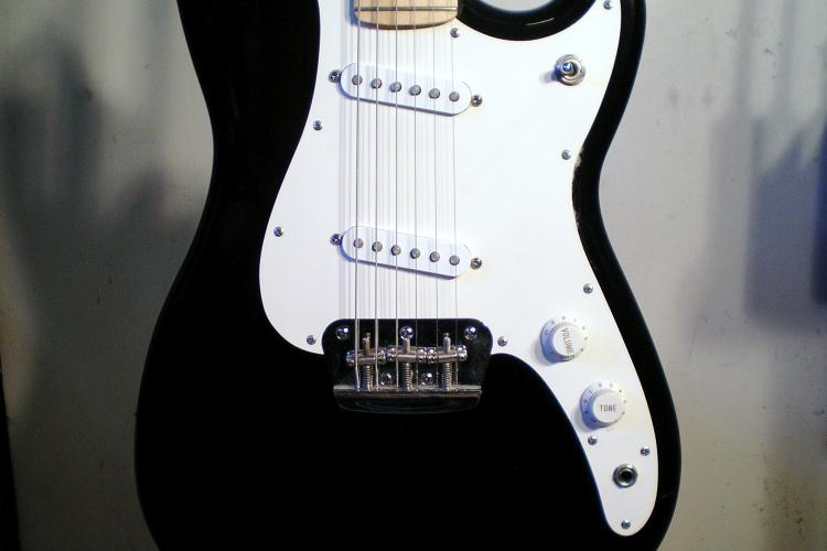 Fender Dousonic 